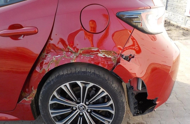 Toyota Corolla cena 53900 przebieg: 61256, rok produkcji 2019 z Pabianice małe 667